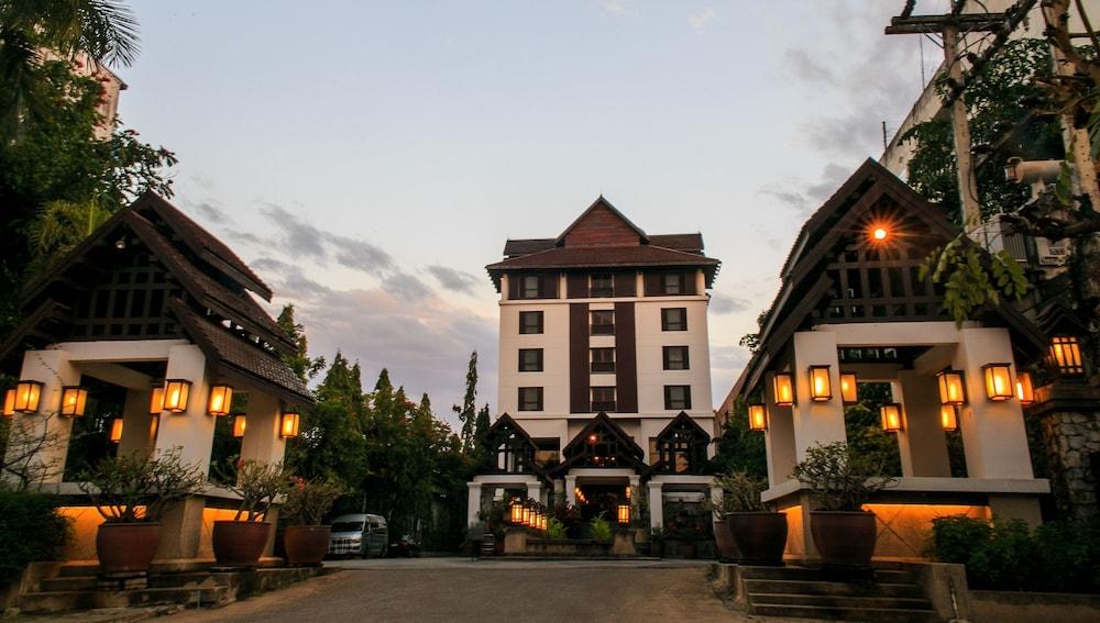 Wienglakor Hotel Lampang Extérieur photo